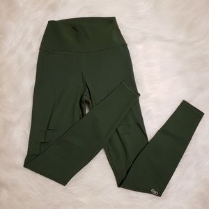 🚫SOLD🚫Alo Yoga Ripped Warrior Leggings